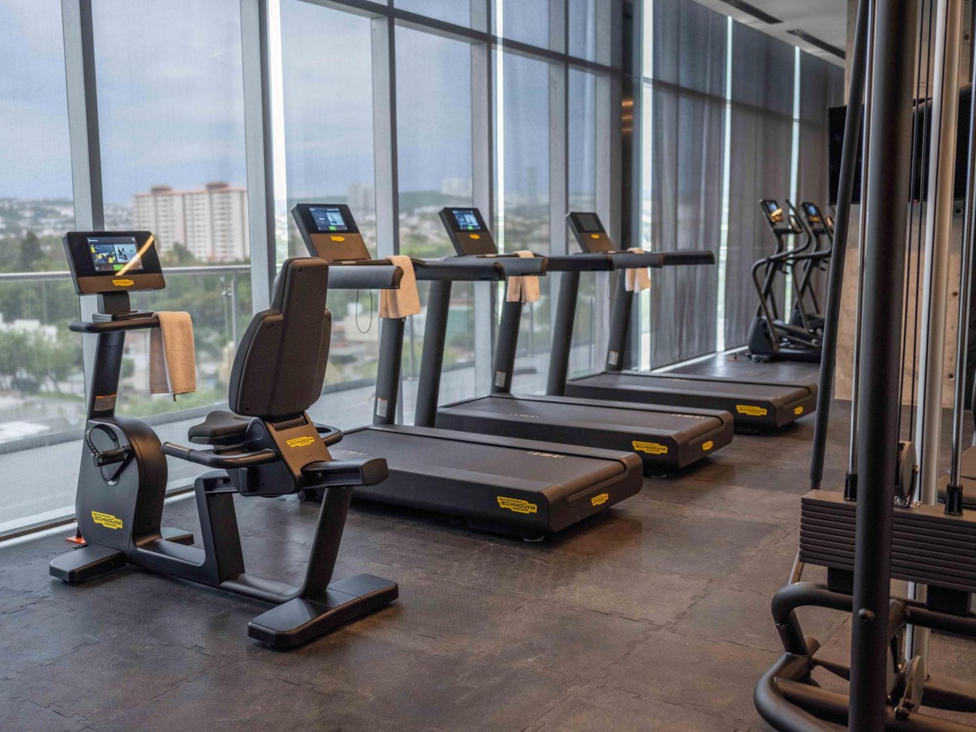 Galeria Plaza Leon Hotel Екстериор снимка
