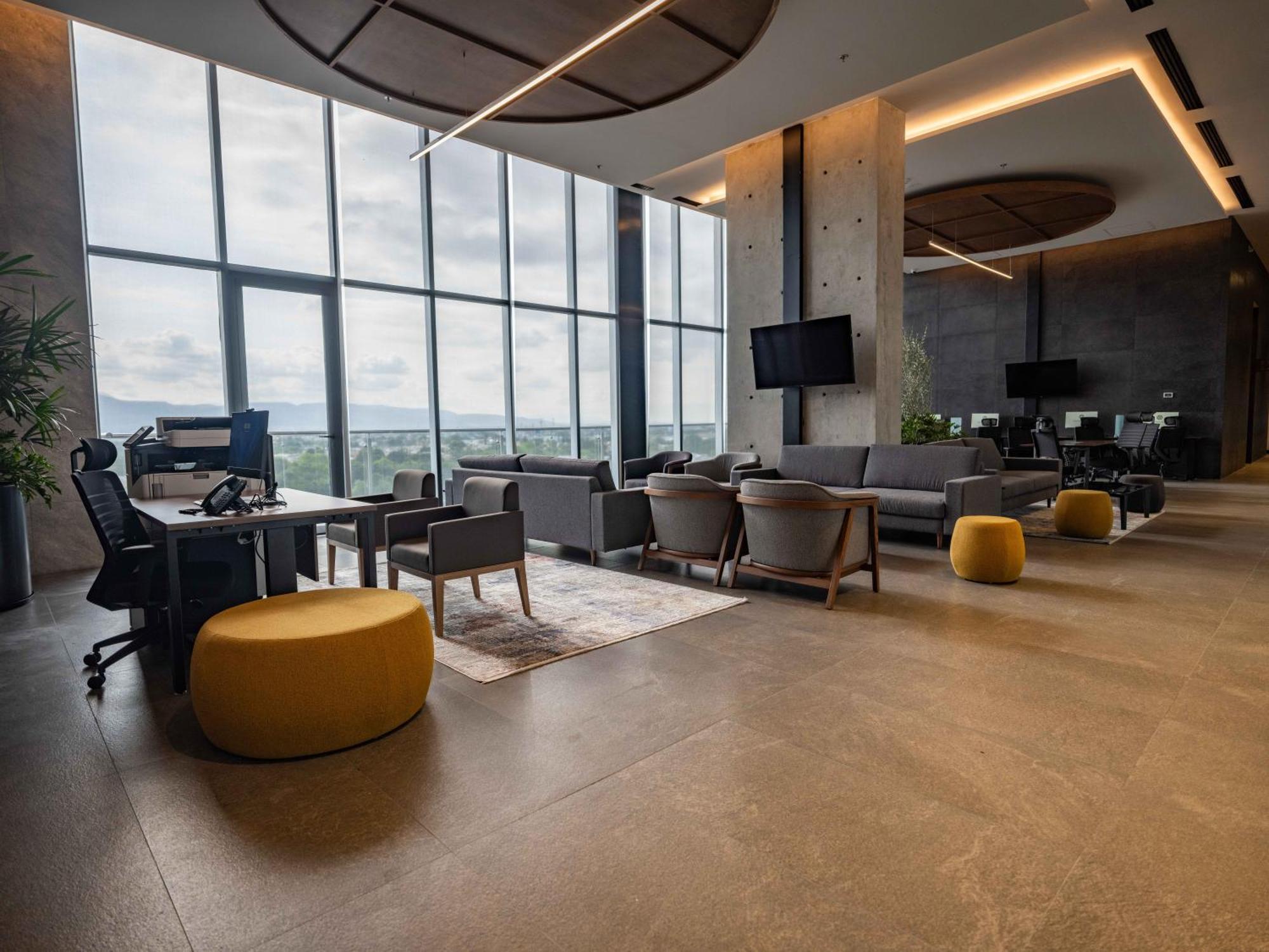 Galeria Plaza Leon Hotel Екстериор снимка